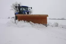 468911