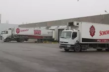 471128