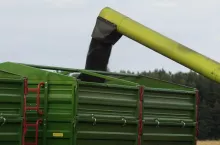 470898