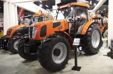 470895