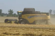 470657