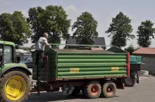 470101