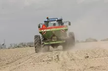 469911