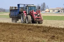 469487