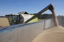 469235