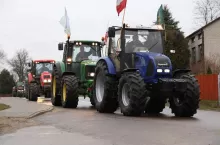 468475