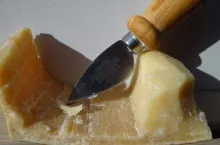 468090