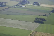 467352