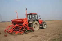 465705