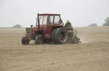 464001