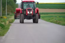 464402