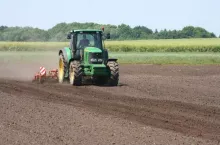 197157