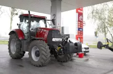 463245