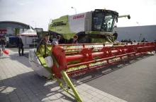 463005