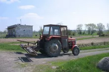 931042