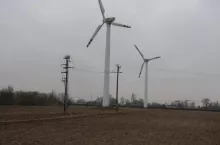 930370