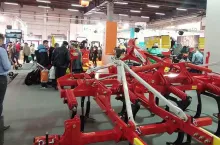 894584