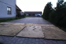 477958