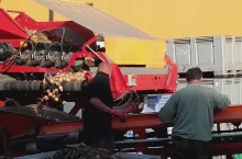 895461