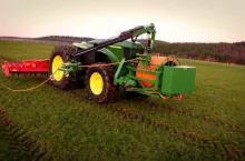 John Deere GridCON - ciągnik elektryczny zasilany przewodem