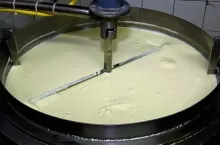 472342