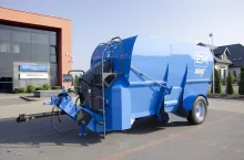 453587