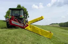 453023