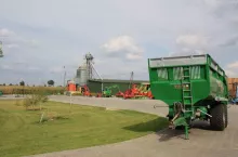 925250
