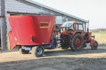 452047