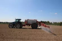 924737