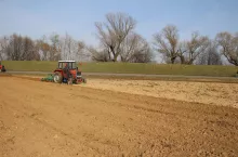 924696