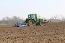 Staranne przygotowanie pola pod sadzenie