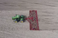 450064