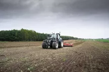 916001