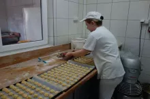 923968