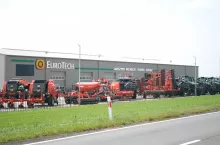 923868