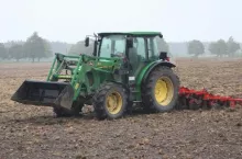 448018