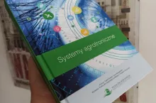 923144