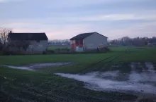 922923