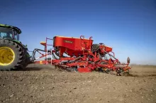915460