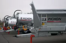 896453