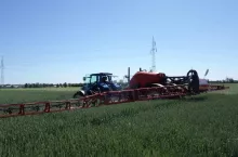 922584