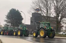 446394