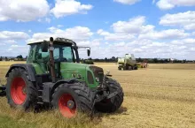 229978