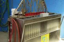 Urządzenie do pomiaru natężenia wypływu cieczy z pojedynczych rozpylaczy