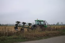 921852