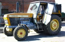 228853