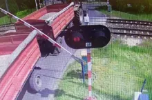 228528