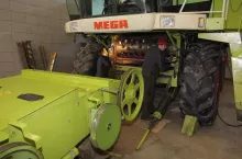 444374