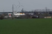 914740